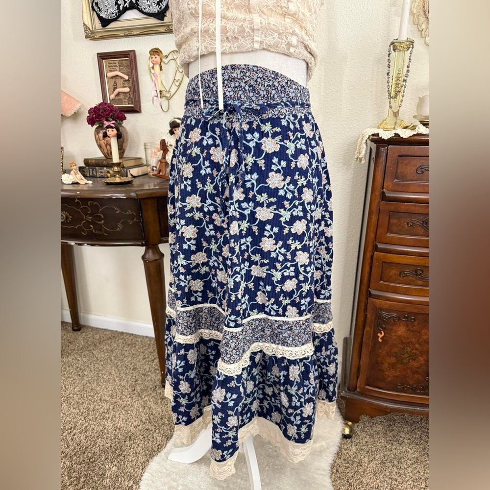 vintage dainty prairie floral patchwork midi skirt w lace details - Picture 5 of 6